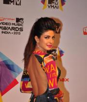 celeb-hot-photos-at-micromax-mtv-video-music-awards-india-2013-11