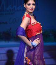 models-at-le-mark-institute-fashion-show-18