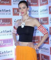 models-at-le-mark-institute-fashion-show-5