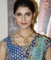 models-at-wedding-collection-photos-5