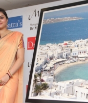 426_11_namitha-at-dr-batra-photography-exhibition-launch-11