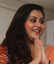 426_13_namitha-at-dr-batra-photography-exhibition-launch-13