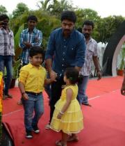 nandamuri-family-at-ntr-ghat-photostills-gallery-14_s_866