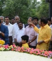 nandamuri-family-at-ntr-ghat-photostills-gallery-15_s_485