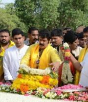 nandamuri-family-at-ntr-ghat-photostills-gallery-16_s_814
