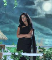nanditha-stills-from-prema-katha-chitram-02