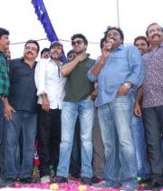 naayak-movie-team-at-success-tour-10