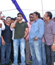 naayak-movie-team-at-success-tour-15