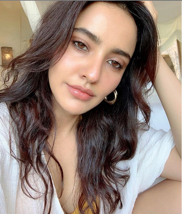 neha-sharma-instagram-pics_23