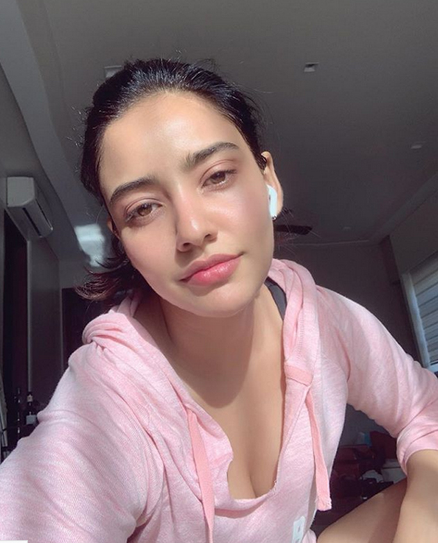 neha-sharma-instagram-pics_7