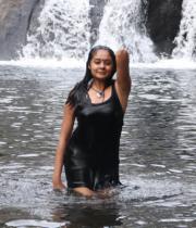 netru-indru-hot-movie-stills-29