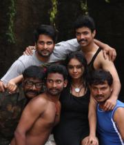 netru-indru-hot-movie-stills-3