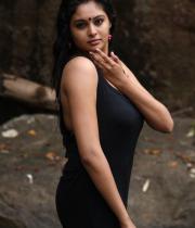 netru-indru-hot-movie-stills-34