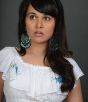 nisha-kothari-photos-from-criminals-movie-18