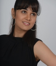 nisha-kothari-photos-from-criminals-movie-5