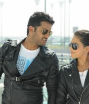 gunde-jaari-gallanthayyinde-stills-02