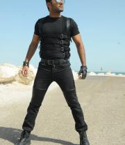 gunde-jaari-gallanthayyinde-stills-06