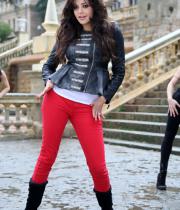 ntr-kajal-stills-from-baadshah-06