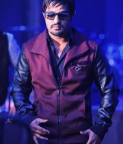 ntr-kajal-stills-from-baadshah-11