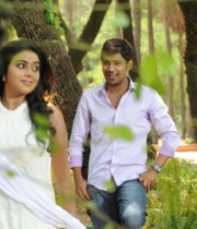 421_18_nuvvala-nenila-movie-stills-18