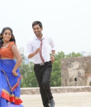 421_3_nuvvala-nenila-movie-stills-3
