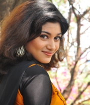 oviya-latest-stills-24