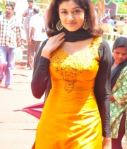 oviya-latest-stills-27