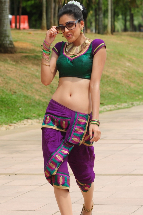parvathi_melton_hot_navel_pics11