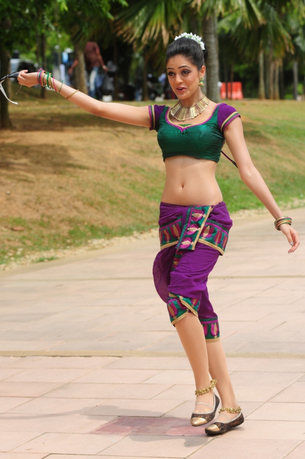 parvathi_melton_hot_navel_pics14