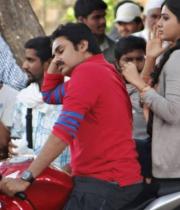 pawan-kalyan-attarintiki-daredi-working-stills-03