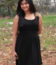 poonam-bajwa-in-manthrikan-movie-stills-5