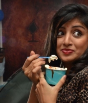 poonam-kaur-at-ci-gusta-ice-cream-parlour-launch-13