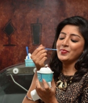poonam-kaur-at-ci-gusta-ice-cream-parlour-launch-19