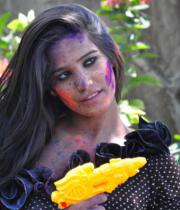 poonam-pandey-promotes-waterless-holi-06