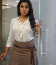 425_6_poorna-photos-from-nuvvala-nenila-movie-6