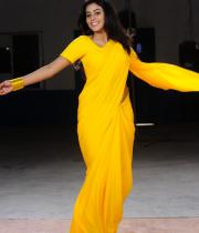 poorna-in-yellow-saree-photos-14