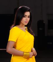 poorna-in-yellow-saree-photos-18