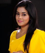 poorna-in-yellow-saree-photos-24