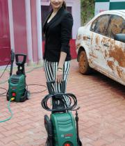 prachi-desai-at-car-washing-product-launch-5