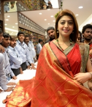pranitha-photos-at-kalamandir-new-showroom-launch-19 pranitha-photos-at-kalamandir-new-showroom-launch-19