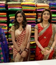 pranitha-photos-at-kalamandir-new-showroom-launch-28