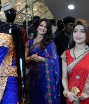 pranitha-photos-at-kalamandir-new-showroom-launch-6