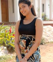 pranitha-latest-hot-photos-in-saree-08