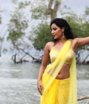 priya-anand-hot-in-ethir-neechal-04
