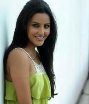 priya-anand-latest-photostills-gallery-10_s_645