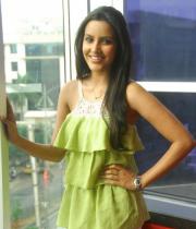 priya-anand-latest-photostills-gallery-16_s_131