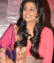 priyamani-at-chandi-movie-platinum-disc-9