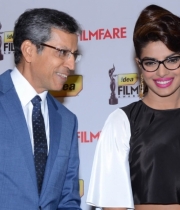 priyanka-chopra-photos-at-59th-idea-filmfare-awards-2013-18