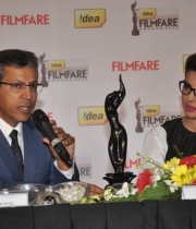 priyanka-chopra-photos-at-59th-idea-filmfare-awards-2013-21