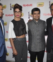 priyanka-chopra-photos-at-59th-idea-filmfare-awards-2013-23